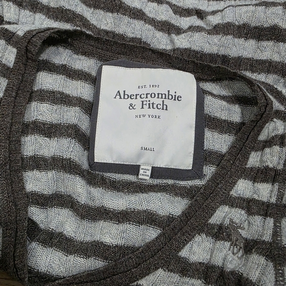 Abercrombie vintage Grey and brown half sleeve knit sweater - Picture 4 of 4